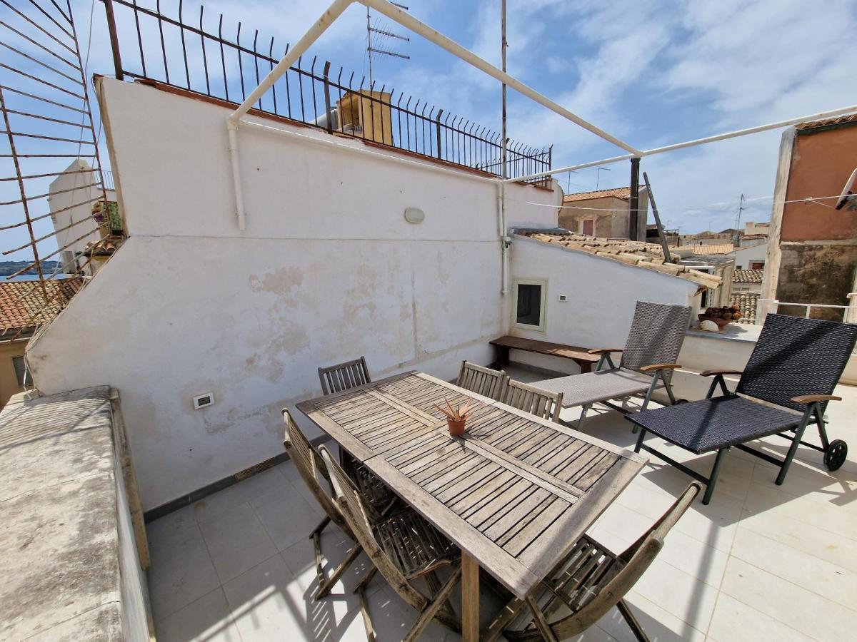 Sea-View Terrace & Bikes Moon Ortigia Holiday Home Szirakúza Kültér fotó
