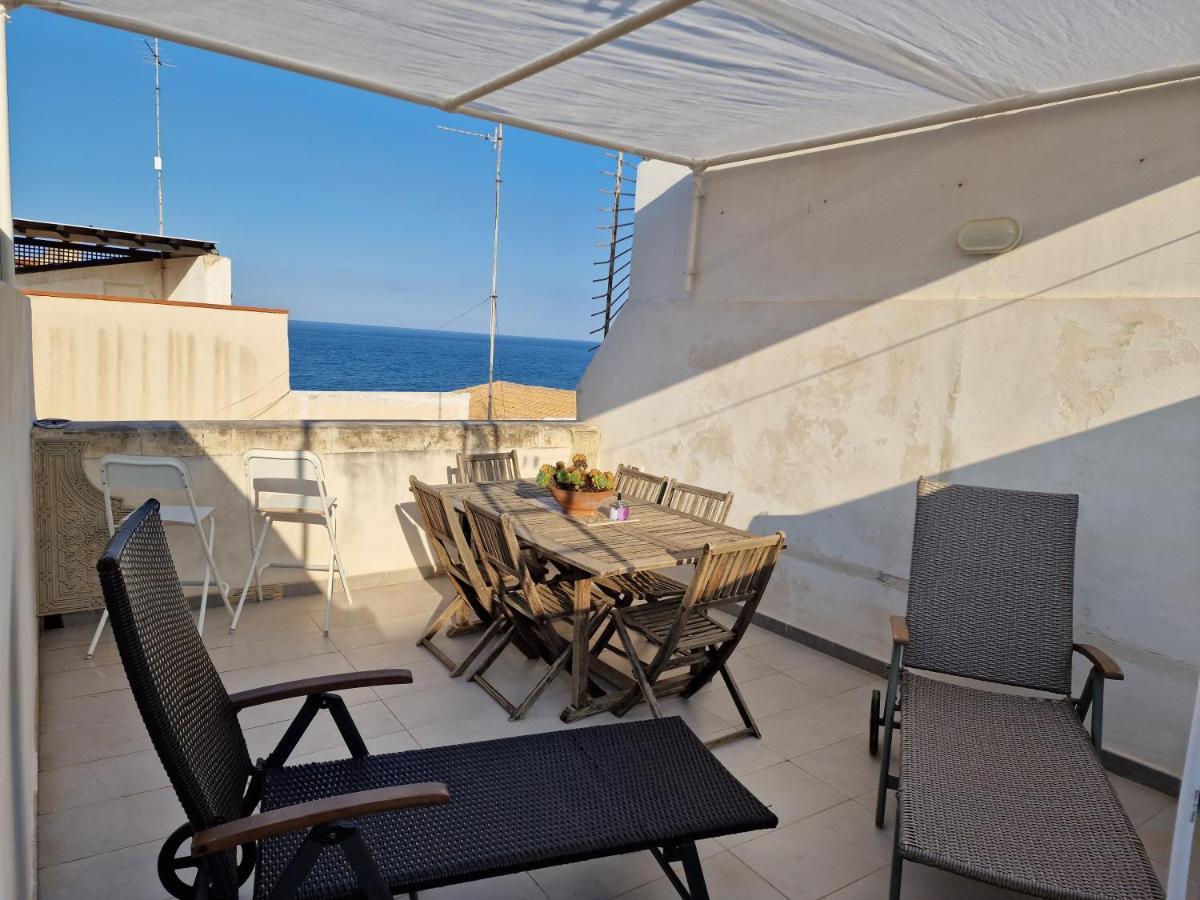 Sea-View Terrace & Bikes Moon Ortigia Holiday Home Szirakúza Kültér fotó
