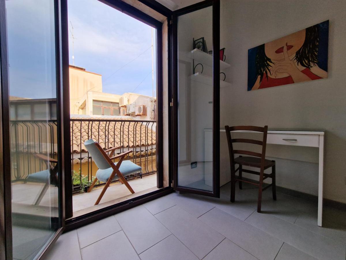 Sea-View Terrace & Bikes Moon Ortigia Holiday Home Szirakúza Kültér fotó