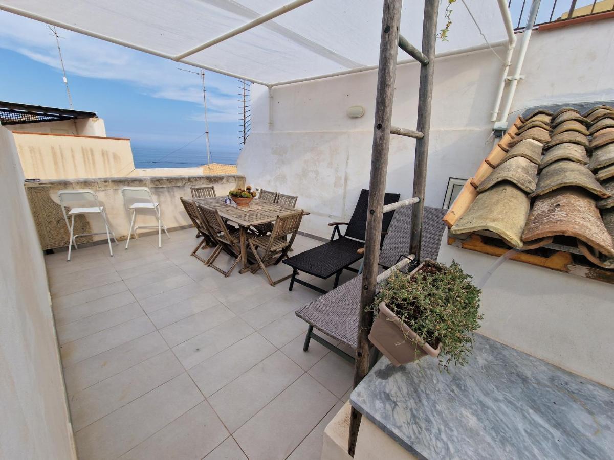 Sea-View Terrace & Bikes Moon Ortigia Holiday Home Szirakúza Kültér fotó